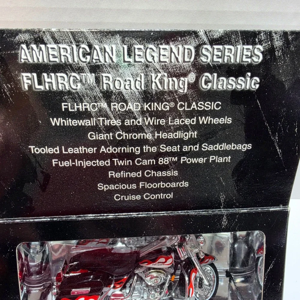 Maisto Harley-Davidson 2001 FLHRC Road King Classic American Legend Series 1:18*